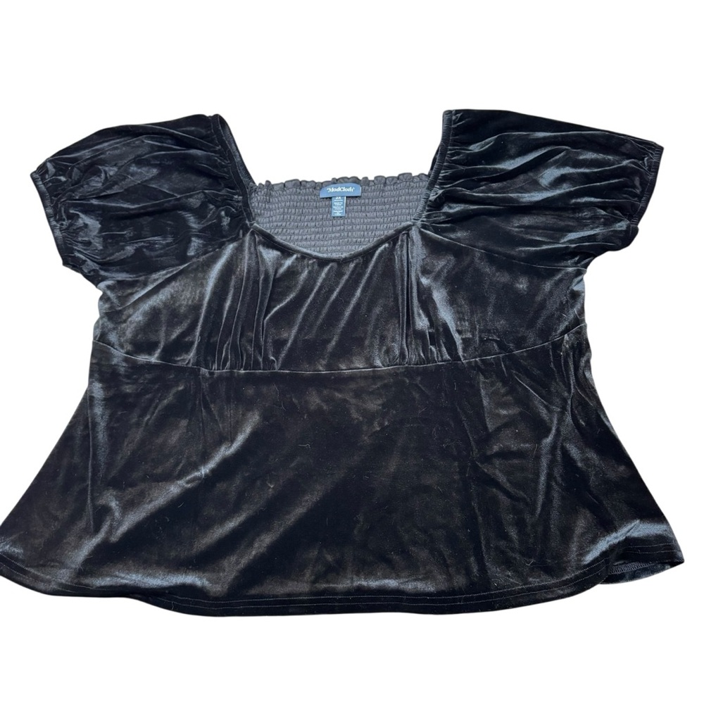 Brand new with Tags ModCloth Empire Puff‎ Sleeve Top Black Velvet Sizes 1X & 2X